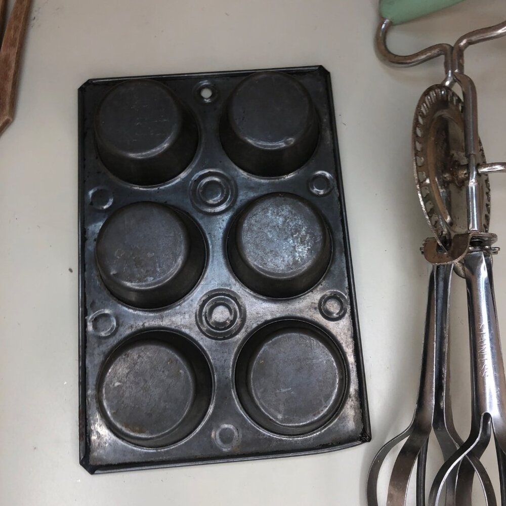 Antique Rusty Crusty Kitchen Decor - Picture 6 of 11